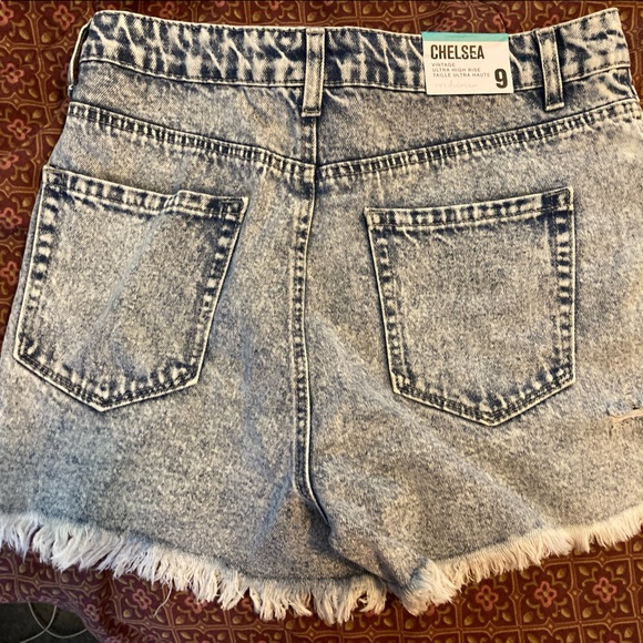 Vintage high rise jean shorts - Picture 2 of 2